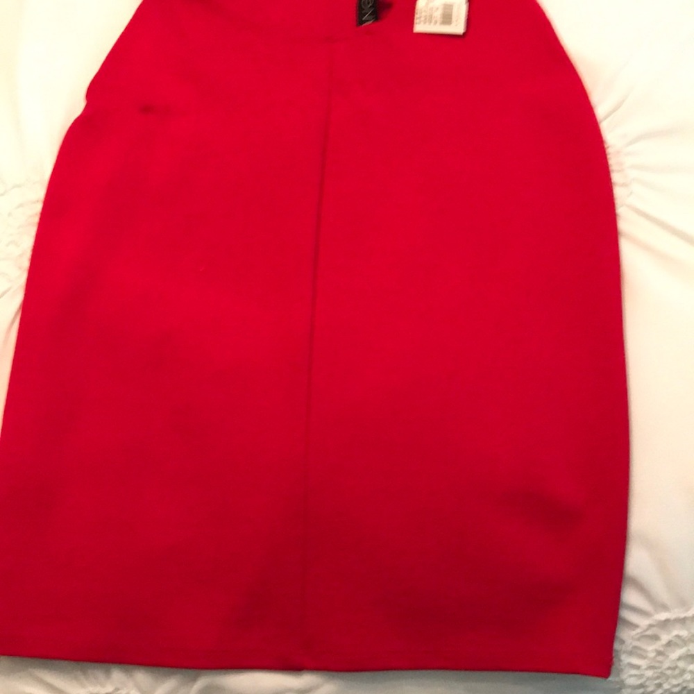 Red dress - Picture 5 of 5